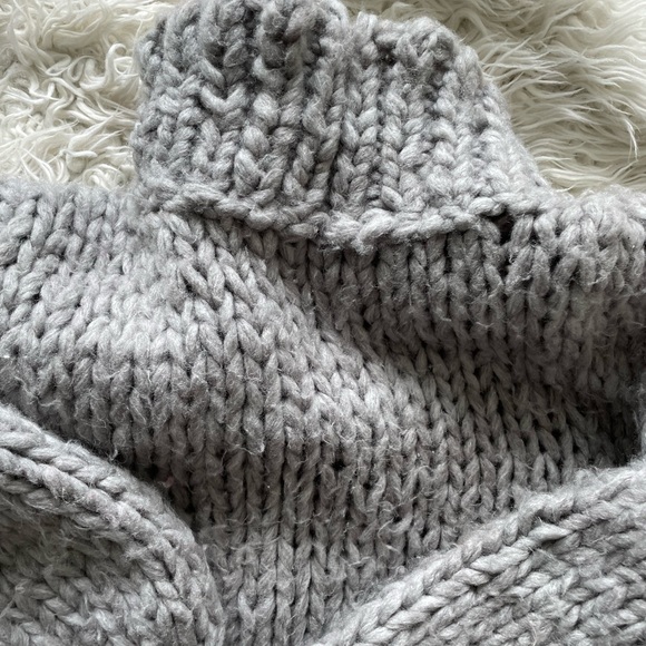 Chunky oversize knit sweater (medium) - Picture 2 of 6